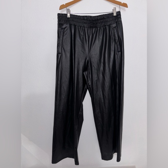 OFFLINE By Aerie Real Luxe Faux Leather Wide Leg Pant Size L Long Black - Picture 2 of 6